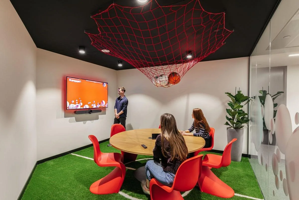Superbet — Buckingham Palace Road — Commercial project